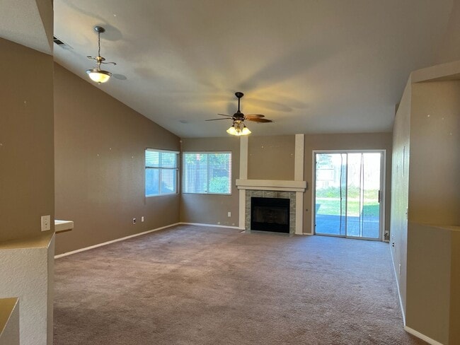 2099 Spy Glass Ct in Merced, CA - Building Photo - Building Photo