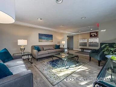 898 Massachusetts Ave in Arlington, MA - Building Photo