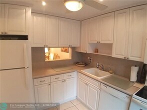 4700 Washington St in Hollywood, FL - Building Photo - Building Photo