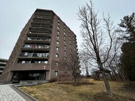 10334 Paul-Comtois Rue in Montréal, QC - Building Photo