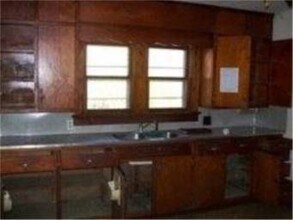 301 W Washington Ave in Owensville, MO - Building Photo - Building Photo