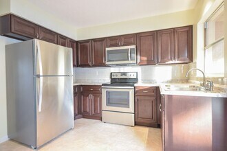 3072 Jennings Dr in Sarasota, FL - Building Photo - Building Photo