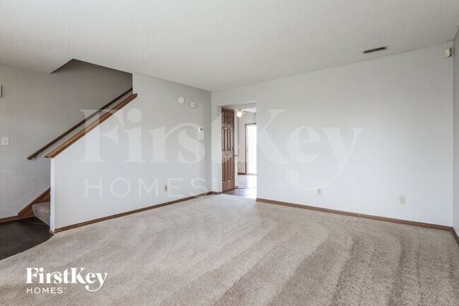 1279 Blue Heron Ln in Greenwood, IN - Building Photo - Building Photo