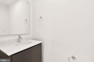 39 Lower Service Ct NW in Washington, DC - Foto de edificio - Building Photo