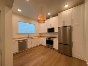 1017 Stanyan St in San Francisco, CA - Building Photo - Building Photo