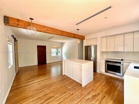 630 Cardinal St in Miami Springs, FL - Building Photo