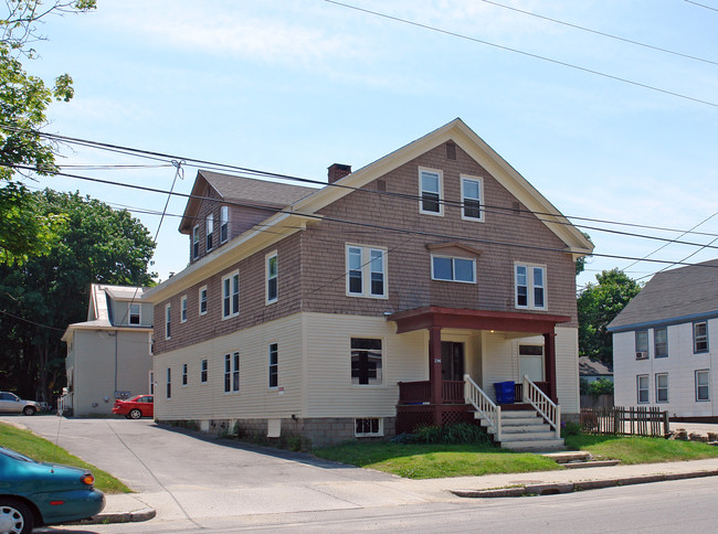 296 Woodford St in Portland, ME - Building Photo - Building Photo