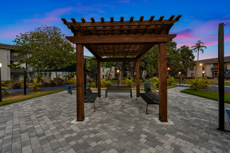 Osprey Pointe in St. Petersburg, FL - Building Photo - Building Photo