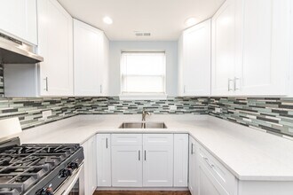 2146 W Chicago Ave in Chicago, IL - Building Photo - Building Photo