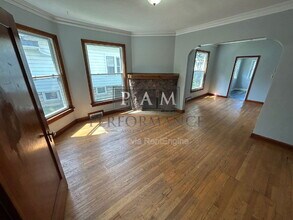 3269 S New York Ave in Milwaukee, WI - Building Photo - Building Photo
