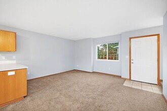 4518 SE 99th Ave in Portland, OR - Building Photo - Building Photo