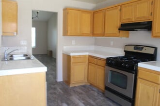 3365 Summer Breeze Ave in Rosamond, CA - Building Photo - Building Photo