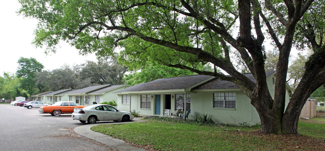 5820 Sanders Ave in Pensacola, FL - Building Photo - Building Photo