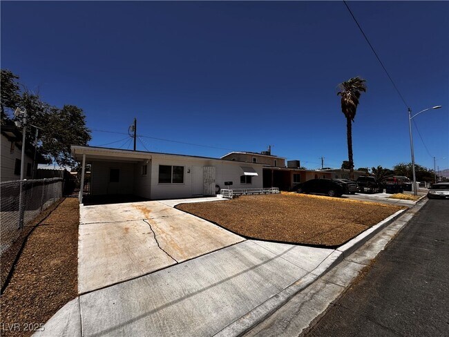 421 Harvard St in Las Vegas, NV - Building Photo - Building Photo