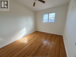 1730 Columbia Ct in Windsor, ON - Building Photo - Building Photo