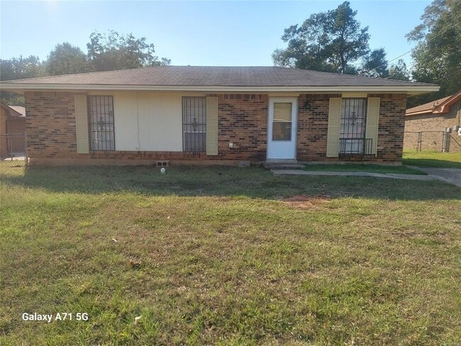 property at 719 Golden Gate Dr