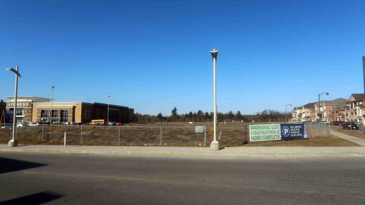 Upside Towns in Vaughan, ON - Building Photo