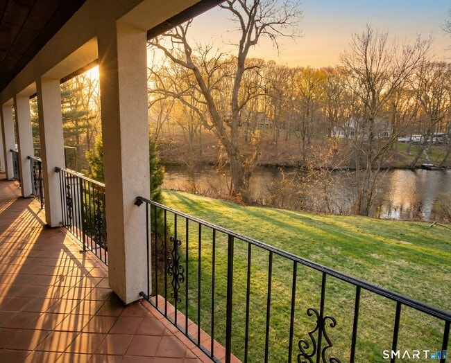 27 Kings Hwy N in Westport, CT - Building Photo - Building Photo