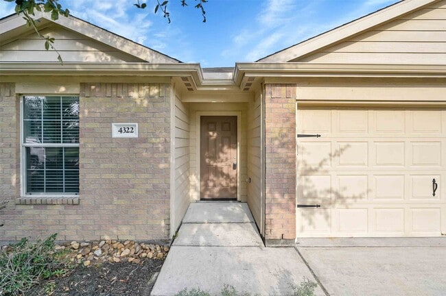 4322 Medina River Loop