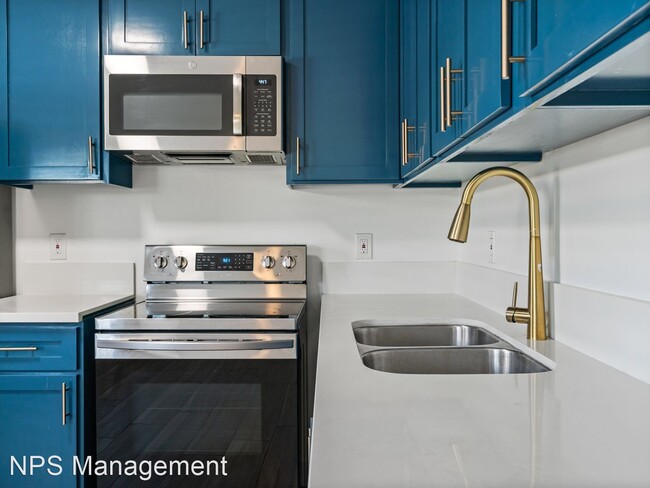 1332 Walnut Ave in Long Beach, CA - Building Photo - Building Photo