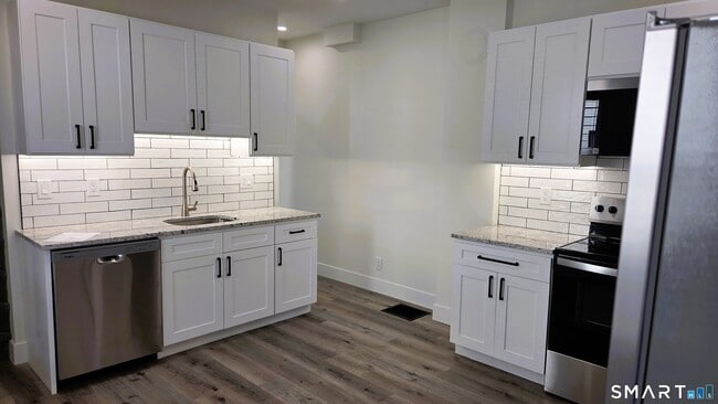 property at 14 Meadow St