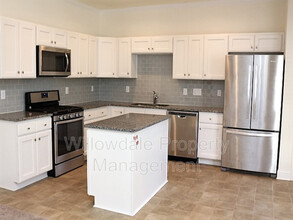 106 Spring Pine Ln in Holly Springs, NC - Foto de edificio - Building Photo