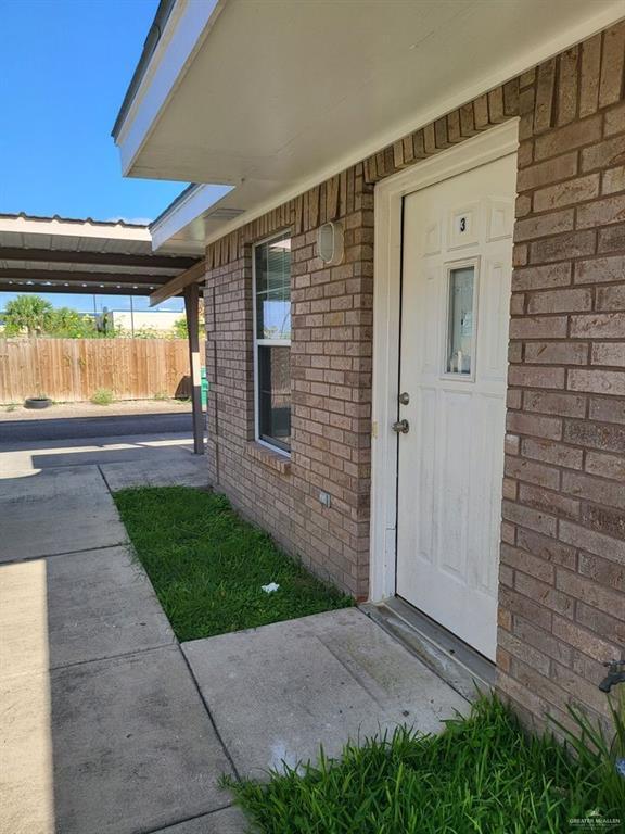 2205 N Erica St in Pharr, TX - Foto de edificio - Building Photo