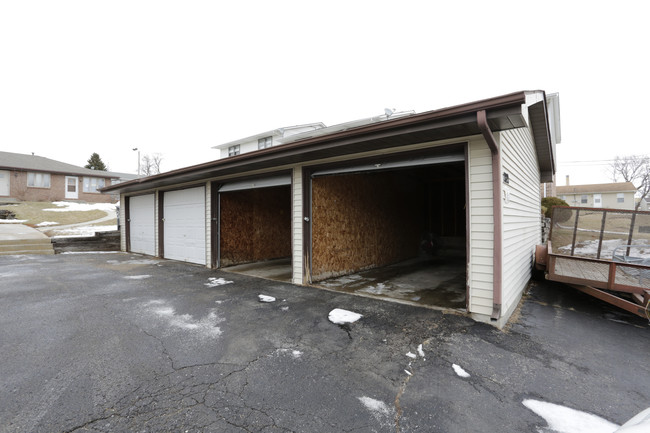 2816 Rudeen Close in Rockford, IL - Foto de edificio - Building Photo