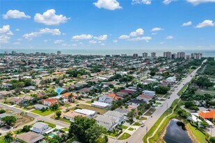 590 110th Ave N in Naples, FL - Building Photo