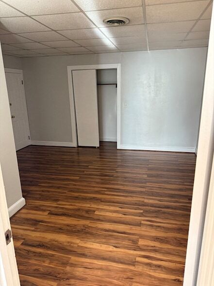 21 Essex St, Unit 1 in Saugus, MA - Foto de edificio - Building Photo