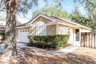 15113 Deer Meadow Dr in Lutz, FL - Building Photo - Building Photo