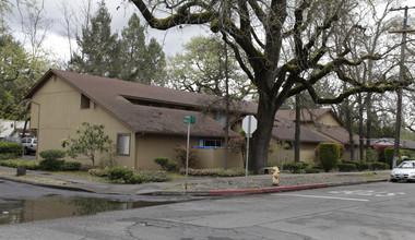 Myrtle Street, 1416 in Calistoga, CA - Foto de edificio - Building Photo