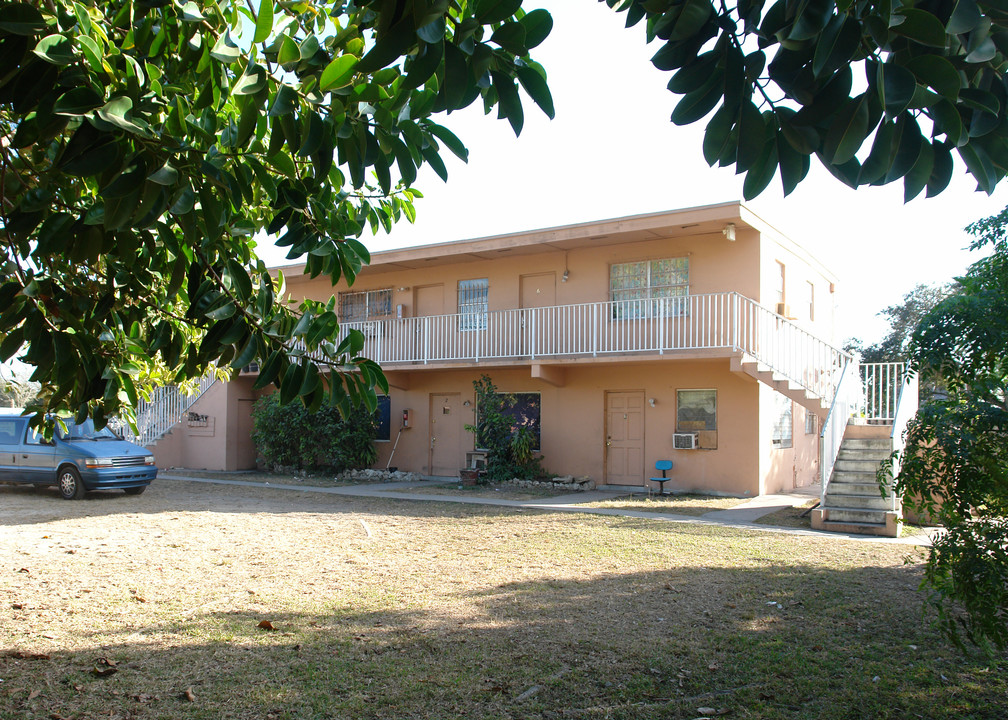 186 NW 1st St in Homestead, FL - Building Photo