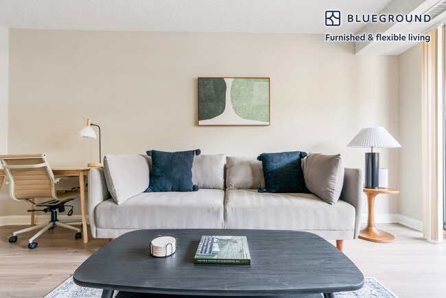 2140 L St NW, Unit FL7-ID1123 in Washington, DC - Building Photo - Building Photo