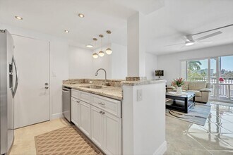 720 Bayshore Dr in Fort Lauderdale, FL - Foto de edificio - Building Photo