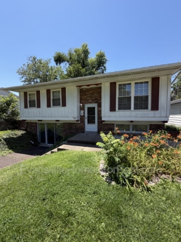 property at 1309 Alvord Ln