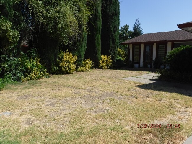 941 Sunwest Dr in Yuba City, CA - Building Photo - Building Photo