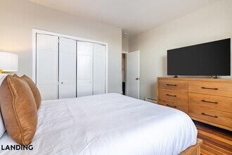 265 College St, Unit 04L in New Haven, CT - Building Photo - Building Photo