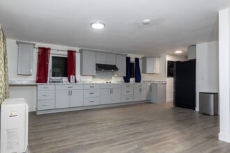 4548 Melan Dr N in Fairbanks, AK - Building Photo - Building Photo