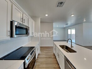 12246 Thunder Creek Pky in Marana, AZ - Building Photo - Building Photo