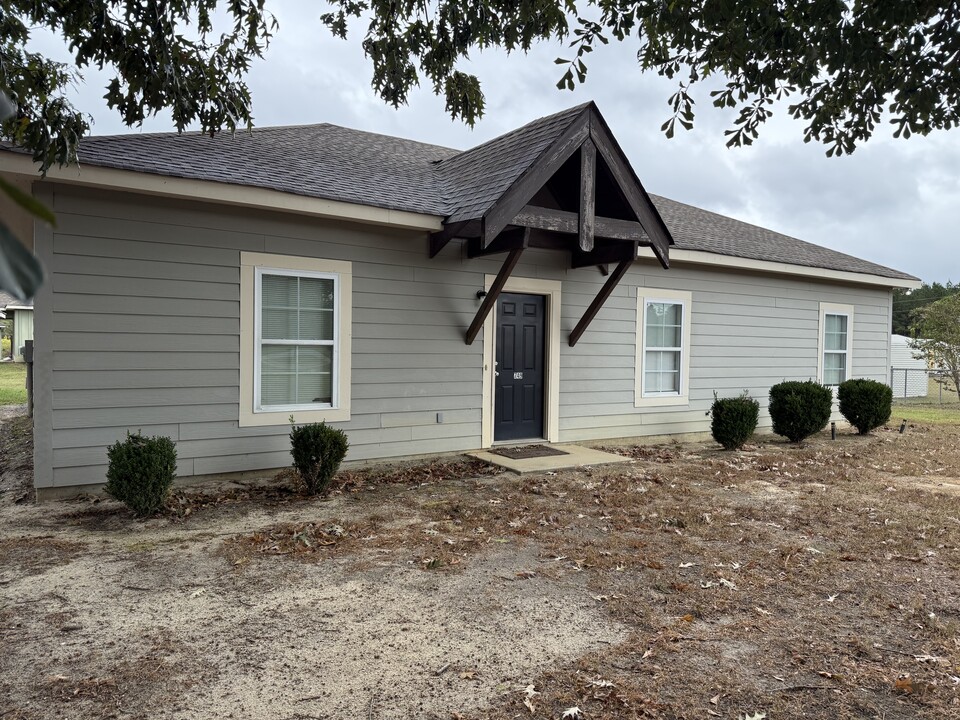 749 Old Toomsboro Rd in Dublin, GA - Foto de edificio
