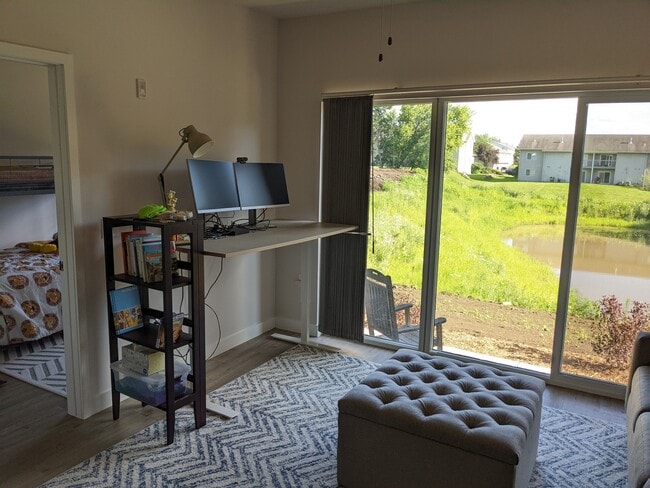 property at 1501 N Windsor Ave