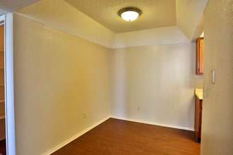 Savannah Square and Harbor in Norman, OK - Building Photo - Interior Photo