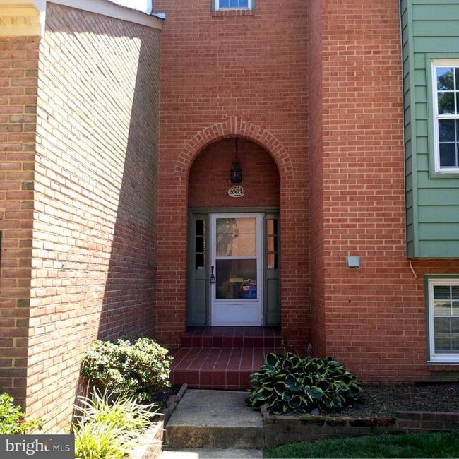 2003 Hopewood Dr