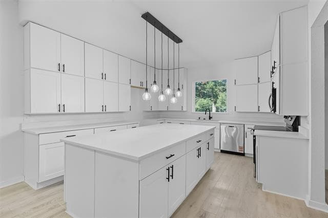 property at 605 N Main St