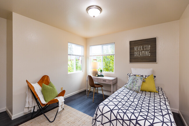 Walnut Apartments in Santa Rosa, CA - Building Photo - Interior Photo