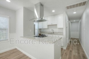 303 D St in Chula Vista, CA - Building Photo