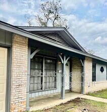 4923 Creekmoor Dr in San Antonio, TX - Building Photo - Building Photo