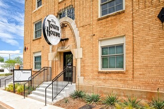 Town House Apartments in Oklahoma City, OK - Foto de edificio - Building Photo