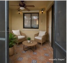 321 Lakeview Dr in Weston, FL - Building Photo - Building Photo